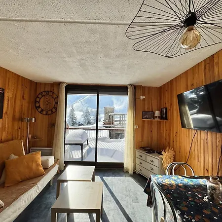 Au Pied Des Pistes, Avec Spacieuse Terrasse Ensoleillee